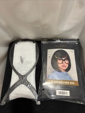 ALLAURA Black Belcher Bob Wig w/ Stand Bundle - Black NWT